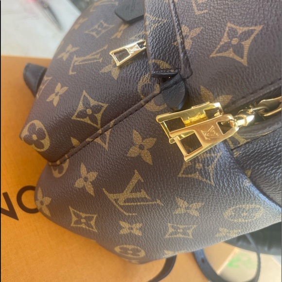 Authentic LV Palm Spring MM - Picture 5 of 17